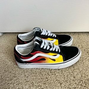 Vans Flame Old Skool sneakers US Men’s size 7 Women’s size 8.5